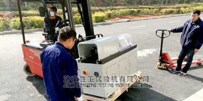 XWP-10型高溫旋轉彎曲疲勞試驗機順利通過驗收
