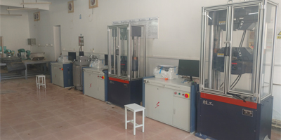 微機(jī)控制電液伺服萬(wàn)能試驗(yàn)機(jī)、微機(jī)控制壓力試驗(yàn)機(jī)調(diào)試完成